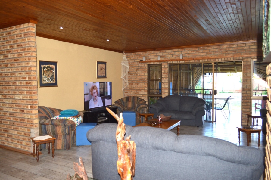 6 Bedroom Property for Sale in Doringkruin North West